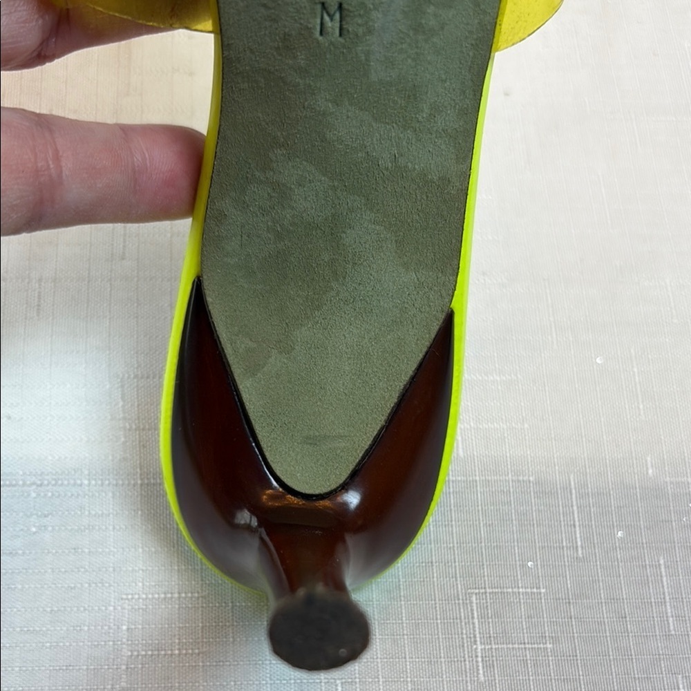 🧊Donald J. Pliner Yellow greenHeels Vibrant Modern Designed - Picture 5 of 5